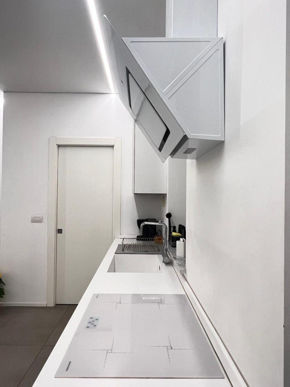 White Roma - Elegant And Comfortable Torino Esterno foto