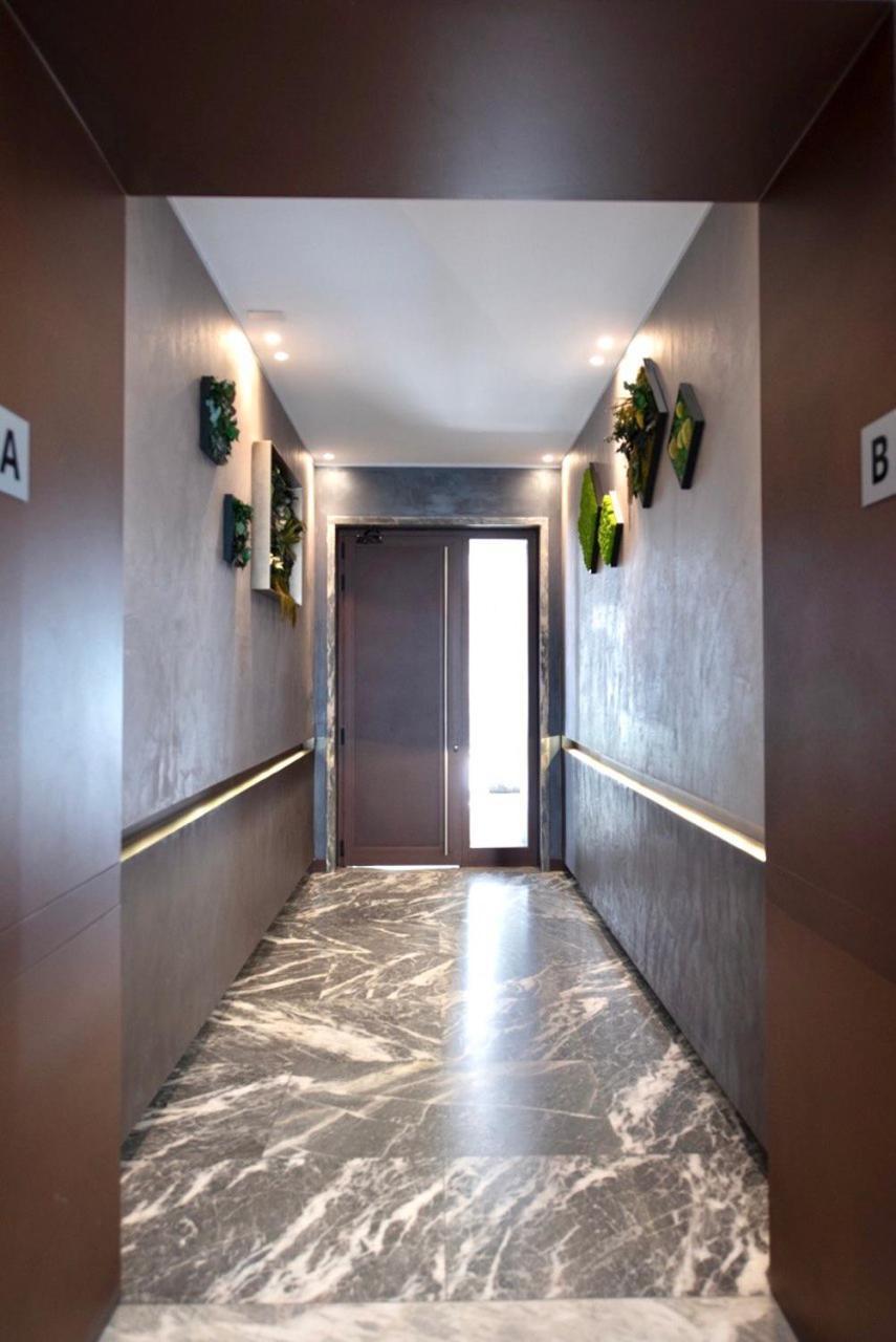 White Roma - Elegant And Comfortable Torino Esterno foto